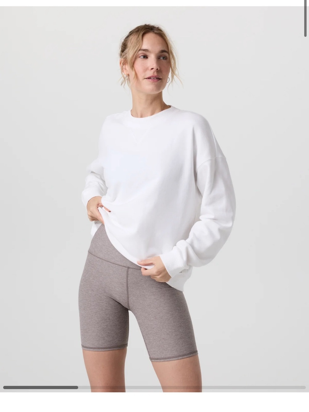 Vuori White Crewneck Pullover Sweater